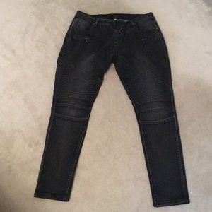 COPY - Woman’s moto Jean